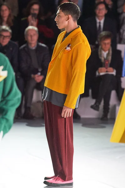 Look 5